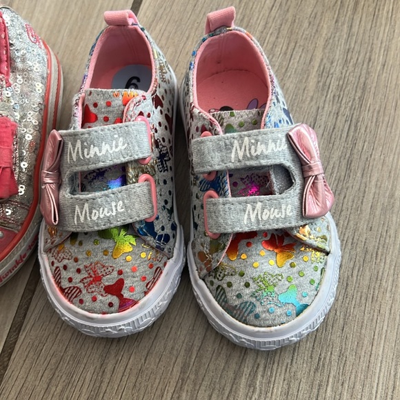 Lot of 2 sneakers Disney mini mouse light up Velcro tennis shoes - Picture 2 of 8